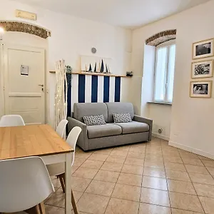 ca-di-mezzo.hotelitalianriviera.com/